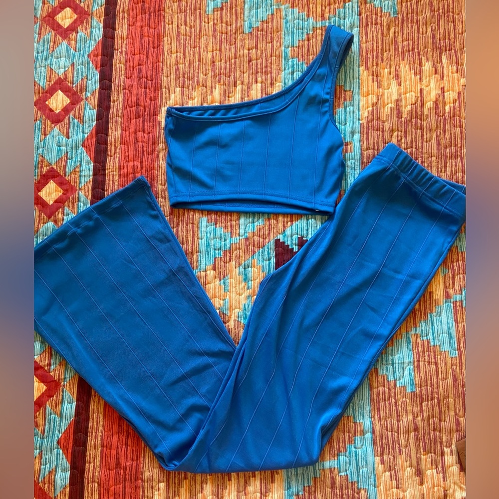 One Shoulder Slim Crop Top & Flare Pants Set